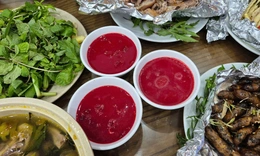 Ăn tiết canh, lòng lợn ở quán quen, người đàn ông phải thở máy, ngừng tim nguy kịch